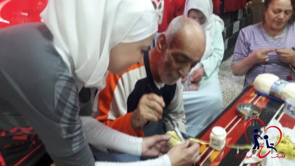 نشاط يدوي للمسنين ضمن الحملة - تصوير ندى الخليل