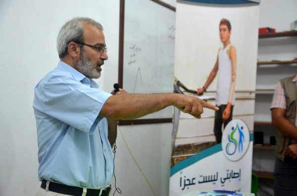 من محاضرة الدكتور محمد صهيب مزنوق ضمن حملة إصابتي ليست عجزاً تصوير أبو عمر الحلبي